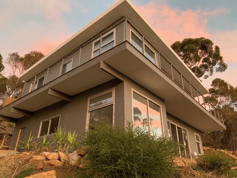 Sunrise On Falie Seaview Eco Accommodation - ACT Tourism 11