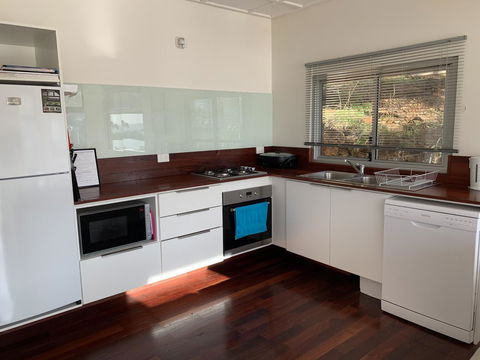 Sunrise On Falie Seaview Eco Accommodation - ACT Tourism 12
