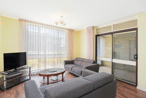 The Dolphins Beachfront Apartments - ACT Tourism 5