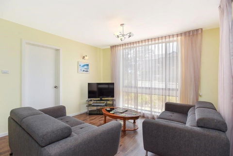 The Dolphins Beachfront Apartments - ACT Tourism 17