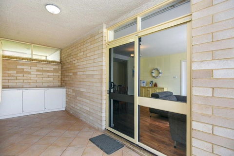 The Dolphins Beachfront Apartments - ACT Tourism 3