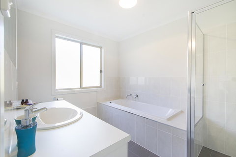 32 West B&B - ACT Tourism 22