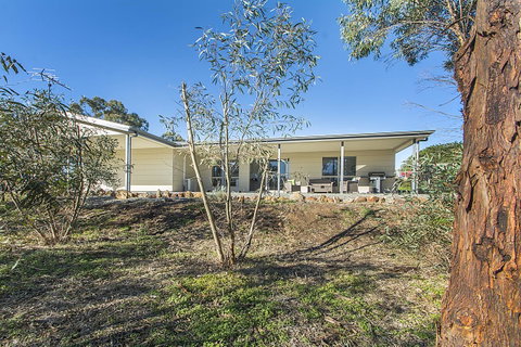 32 West B&B - ACT Tourism 11