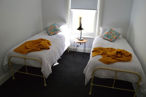 Two Cow Cottage Bed & Breakfast - ACT Tourism 22