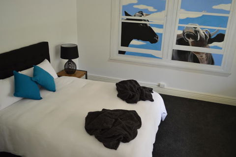 Two Cow Cottage Bed & Breakfast - ACT Tourism 23