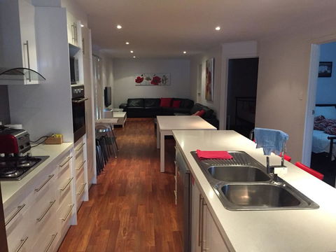 Home On Torrens - ACT Tourism 1