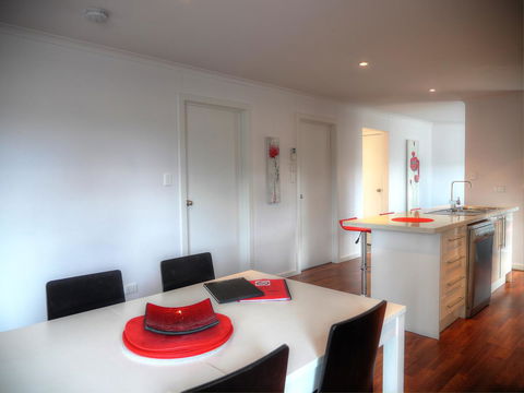 Home On Torrens - ACT Tourism 21