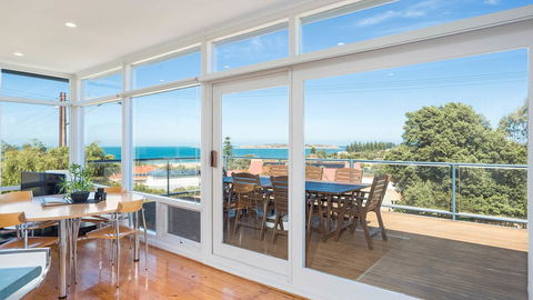 Victor Apartments - ACT Tourism 15