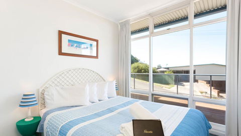Victor Apartments - ACT Tourism 23