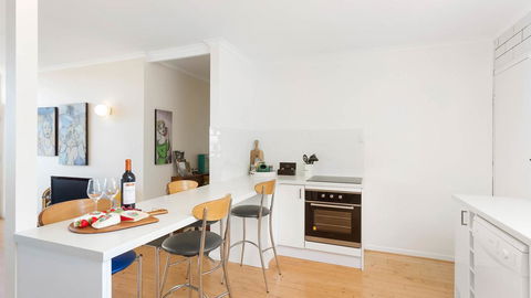 Victor Apartments - ACT Tourism 17