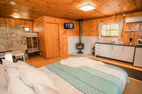 Seppelts View Cabins - ACT Tourism 23