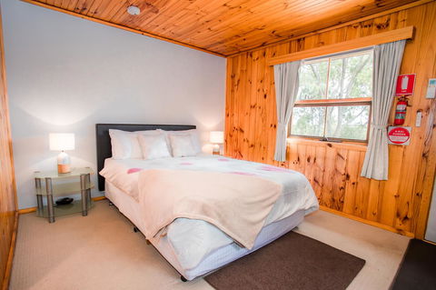 Seppelts View Cabins - ACT Tourism 33