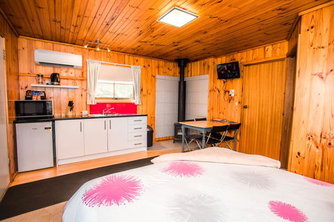 Seppelts View Cabins - ACT Tourism 32