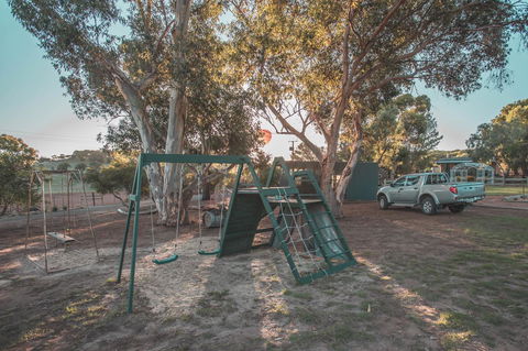 Seppelts View Cabins - ACT Tourism 12
