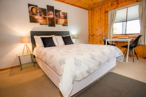 Seppelts View Cabins - ACT Tourism 13