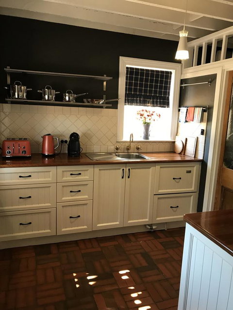 Kit Kat Cottage - Heritage Accommodation Burra - ACT Tourism 33