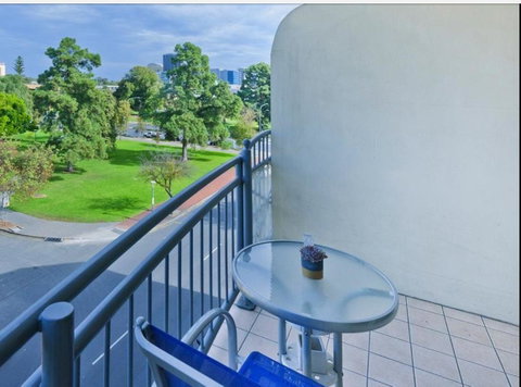 Spacious 4 BR And 2 Bathrooms City Apartment - ACT Tourism 7