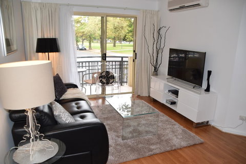 Spacious 4 BR And 2 Bathrooms City Apartment - ACT Tourism 16