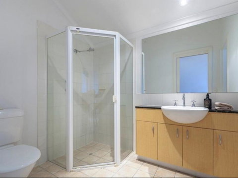Spacious 4 BR And 2 Bathrooms City Apartment - ACT Tourism 9