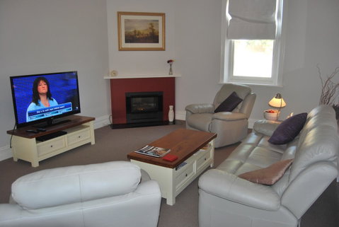 Jacaranda Cottage - ACT Tourism 2
