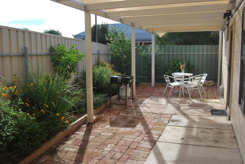 Jacaranda Cottage - ACT Tourism 5
