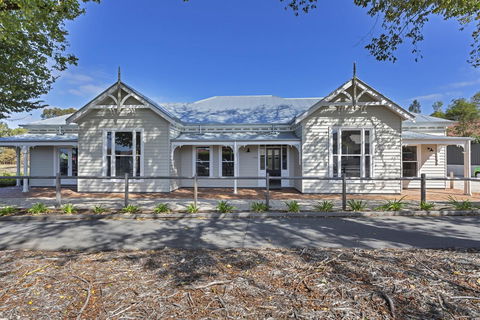 Grandview Accommodation - The Elm Tree Apartments - ACT Tourism 30