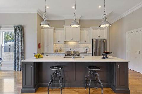 Grandview Accommodation - The Elm Tree Apartments - ACT Tourism 13