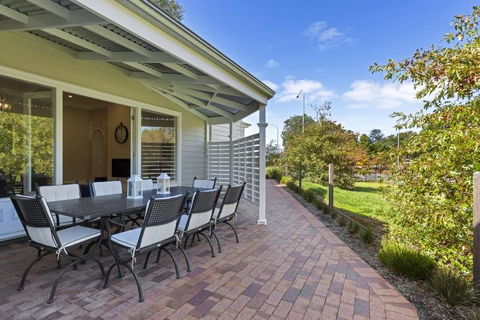 Grandview Accommodation - The Elm Tree Apartments - ACT Tourism 26