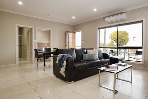 Renmark Holiday Apartments - ACT Tourism 1