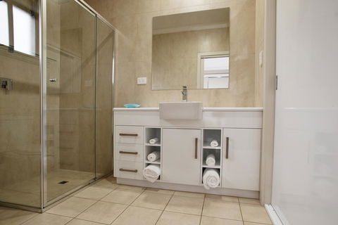 Renmark Holiday Apartments - ACT Tourism 6