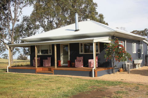 Rabbiters Hut - ACT Tourism 0