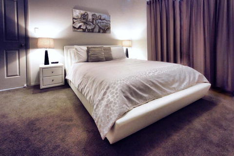 Casavino Luxury Villa - ACT Tourism 5