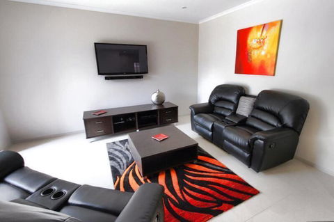 Casavino Luxury Villa - ACT Tourism 24