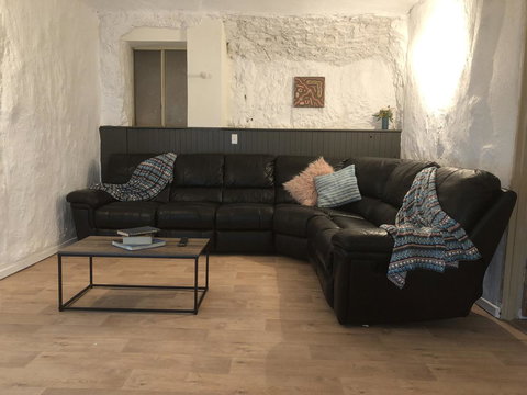 Aussie Opal Diggers Outback Retreat-Undergound - ACT Tourism 0