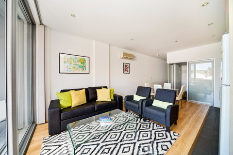 York Apartments - ACT Tourism 18