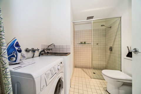 York Apartments - ACT Tourism 14