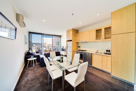 York Apartments - ACT Tourism 10