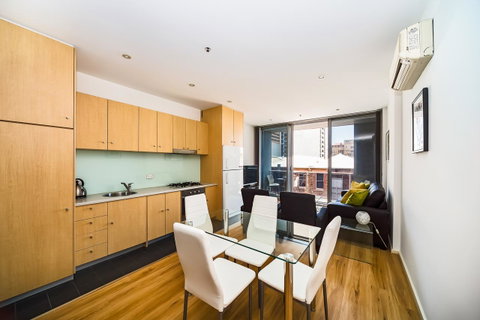 York Apartments - ACT Tourism 19