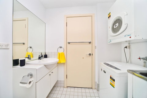 York Apartments - ACT Tourism 27