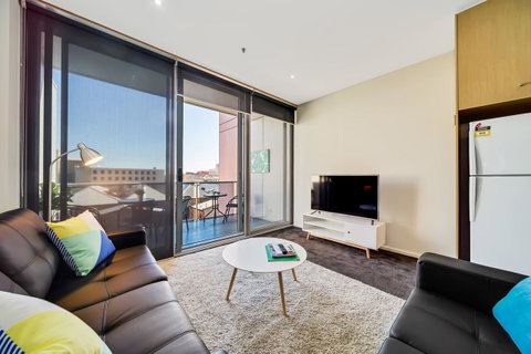 York Apartments - ACT Tourism 9