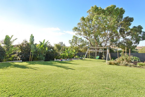 Lavina Luxury Beach House - ACT Tourism 4