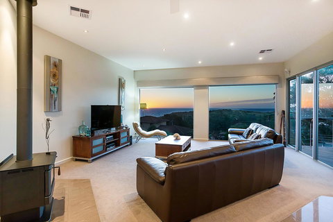 Lavina Luxury Beach House - ACT Tourism 21