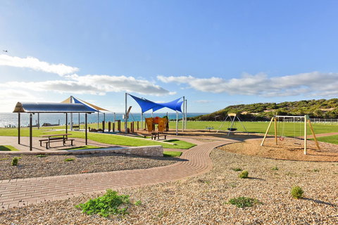 Lavina Luxury Beach House - ACT Tourism 32