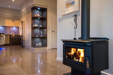 Lavina Luxury Beach House - ACT Tourism 6