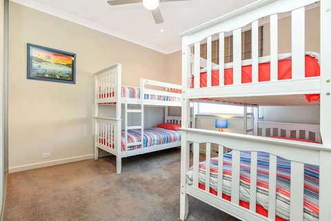 Lavina Luxury Beach House - ACT Tourism 18