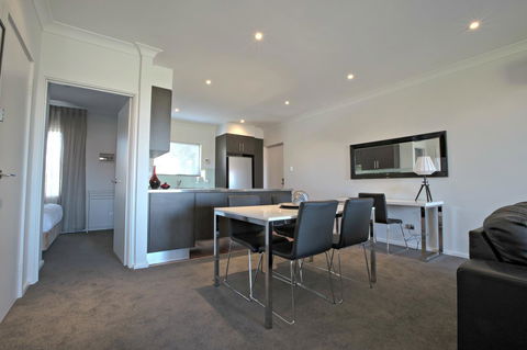 Adelaide DressCircle Apartments - Archer Street - ACT Tourism 8