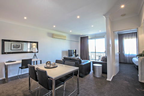 Adelaide DressCircle Apartments - Archer Street - ACT Tourism 0