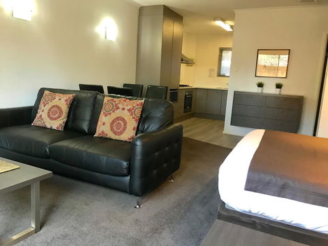 Adelaide DressCircle Apartments - Archer Street - ACT Tourism 2