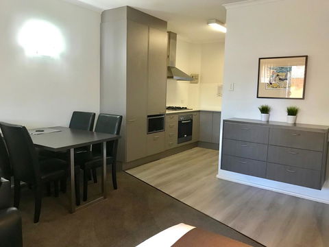 Adelaide DressCircle Apartments - Archer Street - ACT Tourism 5