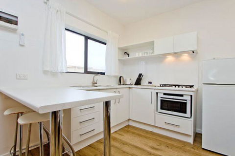 Atlantic West Beach Apartments - ACT Tourism 15